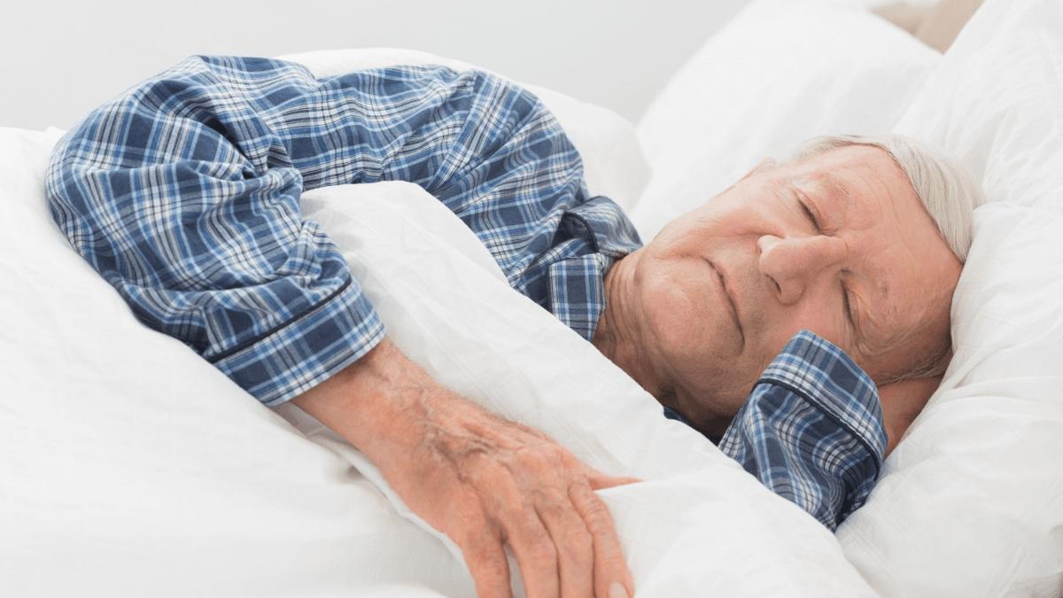 Miért alszanak az idősebbek rosszabbul?